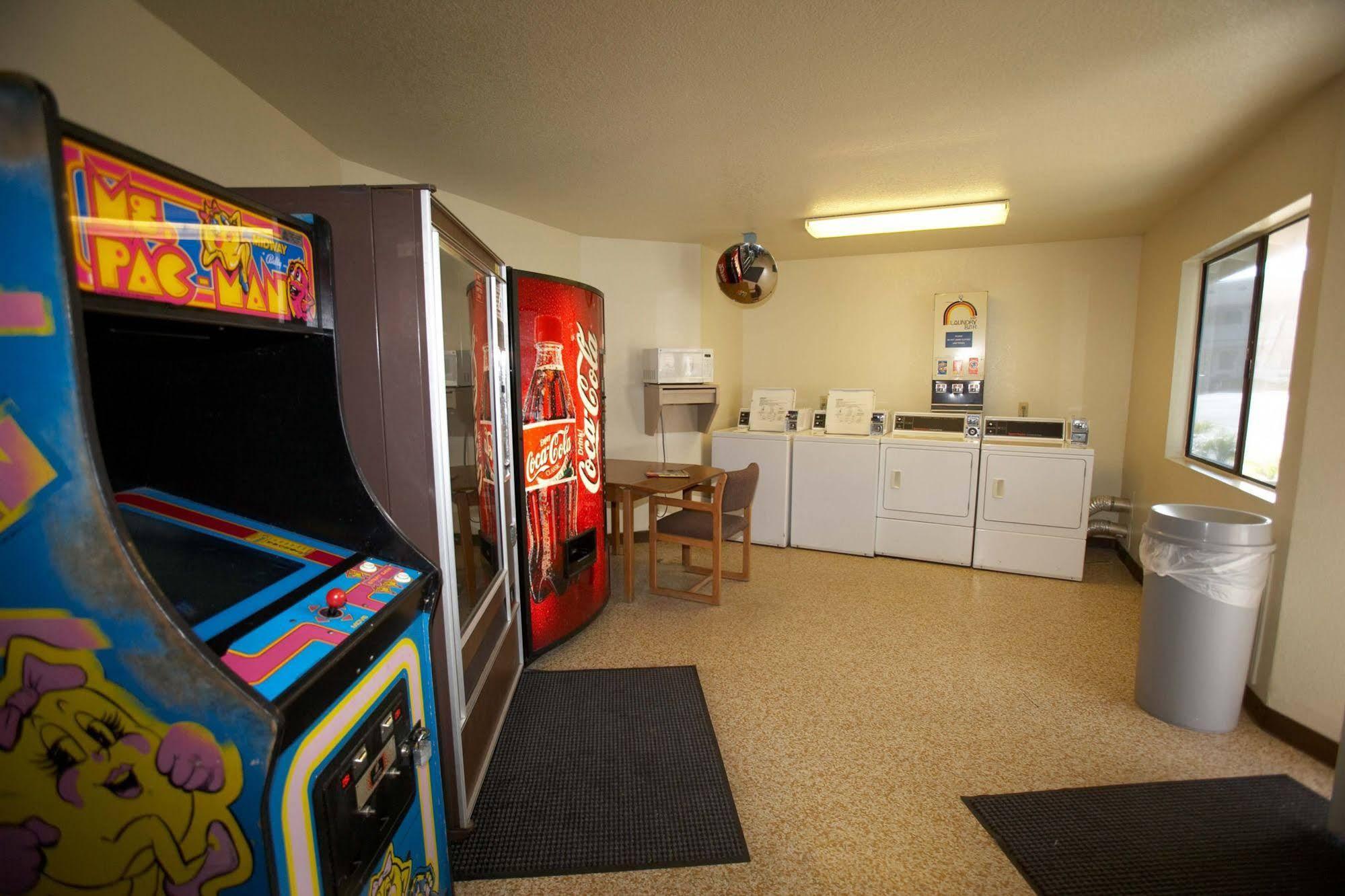Days Inn By Wyndham Arroyo Grande Pismo Beach Exterior photo