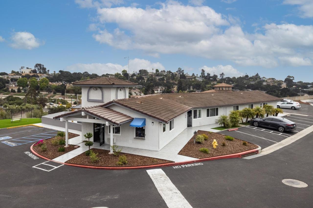 Days Inn By Wyndham Arroyo Grande Pismo Beach Exterior photo
